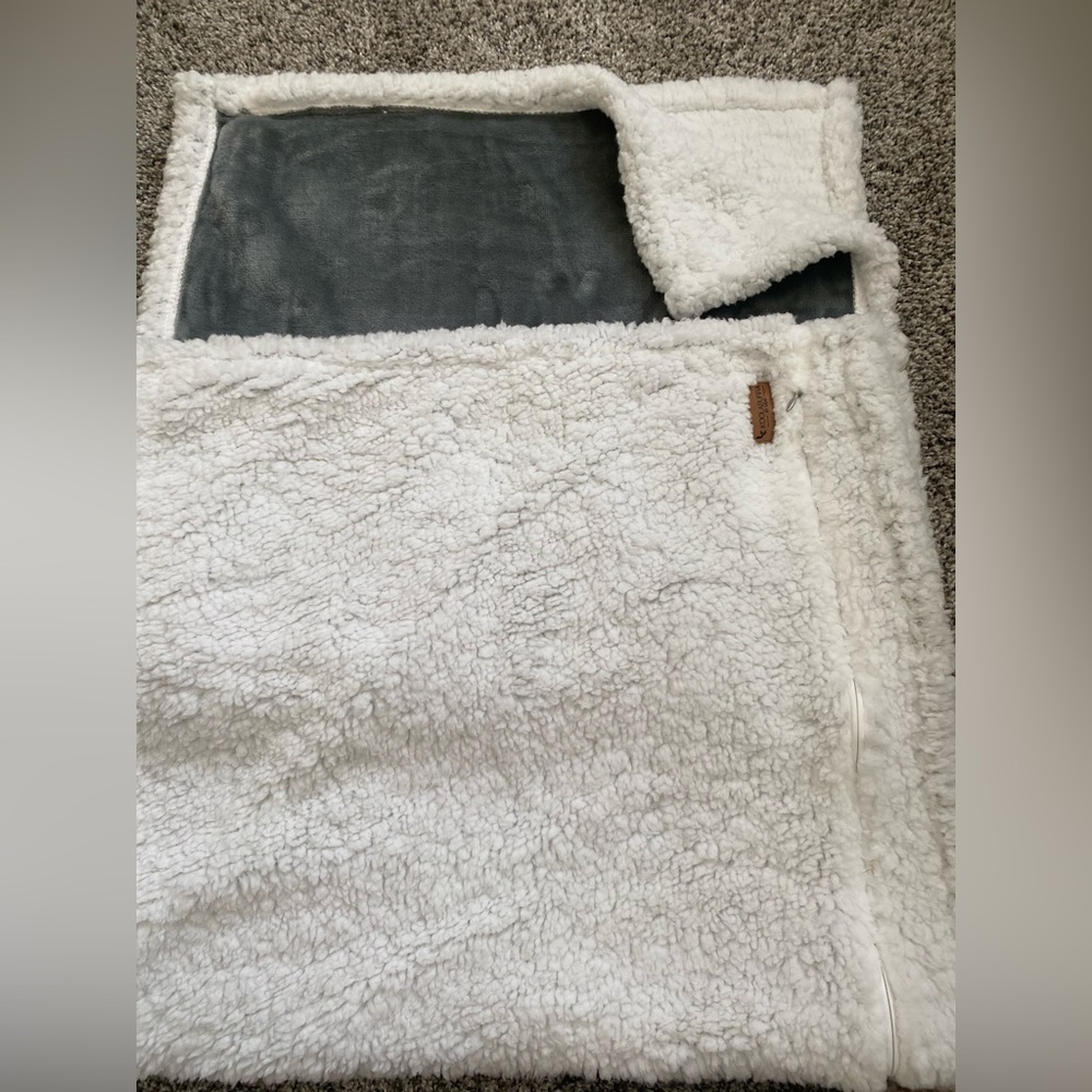 KOOLA UGG PILLOWCASES